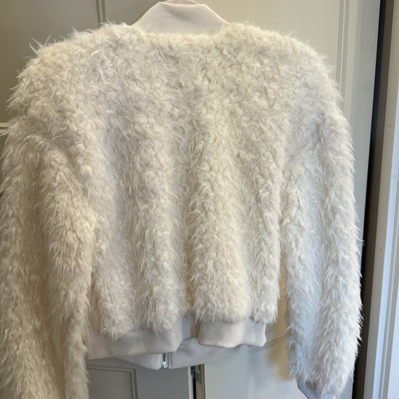 Furry jacket - Picture 5 of 5